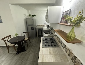 Micro-ondes, plaque de cuisson