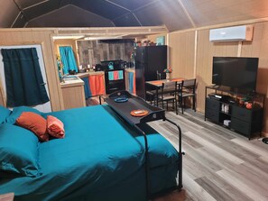 2 camere, una cassaforte in camera, una scrivania, ferro/asse da stiro