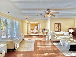 2 makuuhuonetta, silitysrauta/-lauta, Wi-Fi, vuodevaatteet