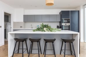 公寓 | 3 間臥室、網路服務