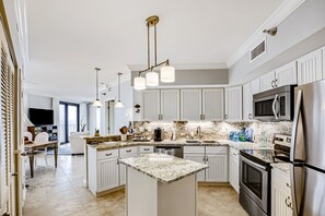 Fridge, microwave, oven, stovetop - 8th-floor Gulf front condo with balcony, washer/dryer, pool, & hot tub (Orange Beach)