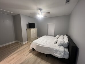 3 bedrooms, iron/ironing board, free WiFi, bed sheets - Bay St Louis Home  (Bay St. Louis)