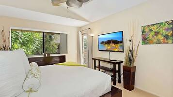 2 bedrooms, iron/ironing board, travel crib, WiFi (free)