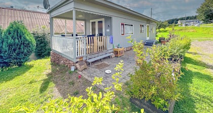 Fine chalet bei a lively bistro and pool