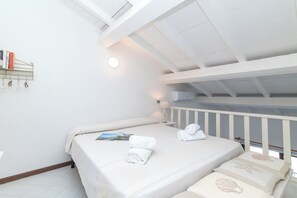 Familieleilighet, flere soverom, 2 bad (Trilo Porto Rotondo Castello 1) | 2 soverom, wi-fi (inkludert) og sengetøy