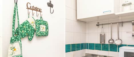 Family Apartment, Multiple Bedrooms, 2 Bathrooms (Trilo Porto Rotondo Castello 1) | Private kitchen | Fridge, oven, stovetop, cookware/dishes/utensils