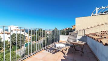 Apartamento família, vários quartos (Bilo Porto Rotondo Castello 3) | Terraço/pátio