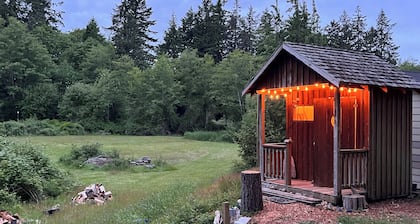 Luxury Safari tent adjacent to the beach, following a nature trail to the river