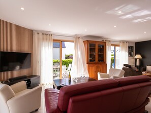 Télévision, cheminée