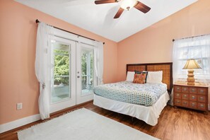 3 chambres, fer et planche à repasser, Wi-Fi gratuit, draps fournis