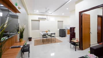 Kamar Double Deluks | Area keluarga | TV layar datar