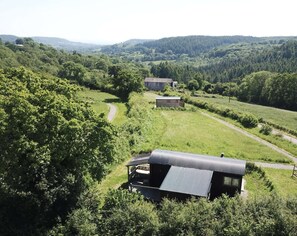 المنشأة من الخارج