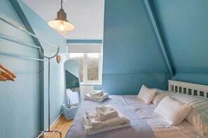 3 bedrooms, iron/ironing board, WiFi, bed sheets - Cosy Home on the Waterfront, Private Parking (Looe)
