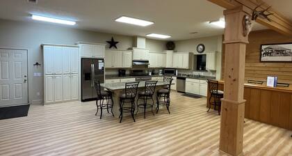 The BooneDocks Lodge in Toledo Bend. Come Experience spacious living.