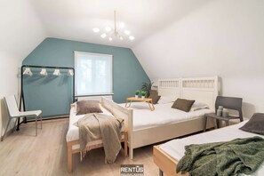 3 bedrooms, desk, iron/ironing board, travel cot - Villa De Mus-villa w/ enclosed garden for 9 guests (Nieuwpoort)