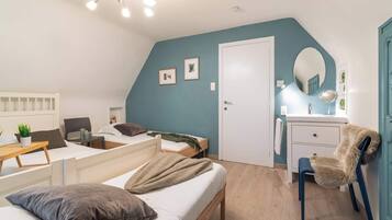 3 bedrooms, desk, iron/ironing board, travel cot