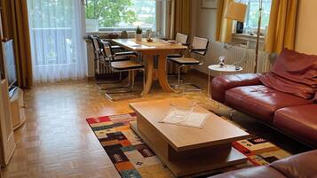 Fernseher, Stereoanlage