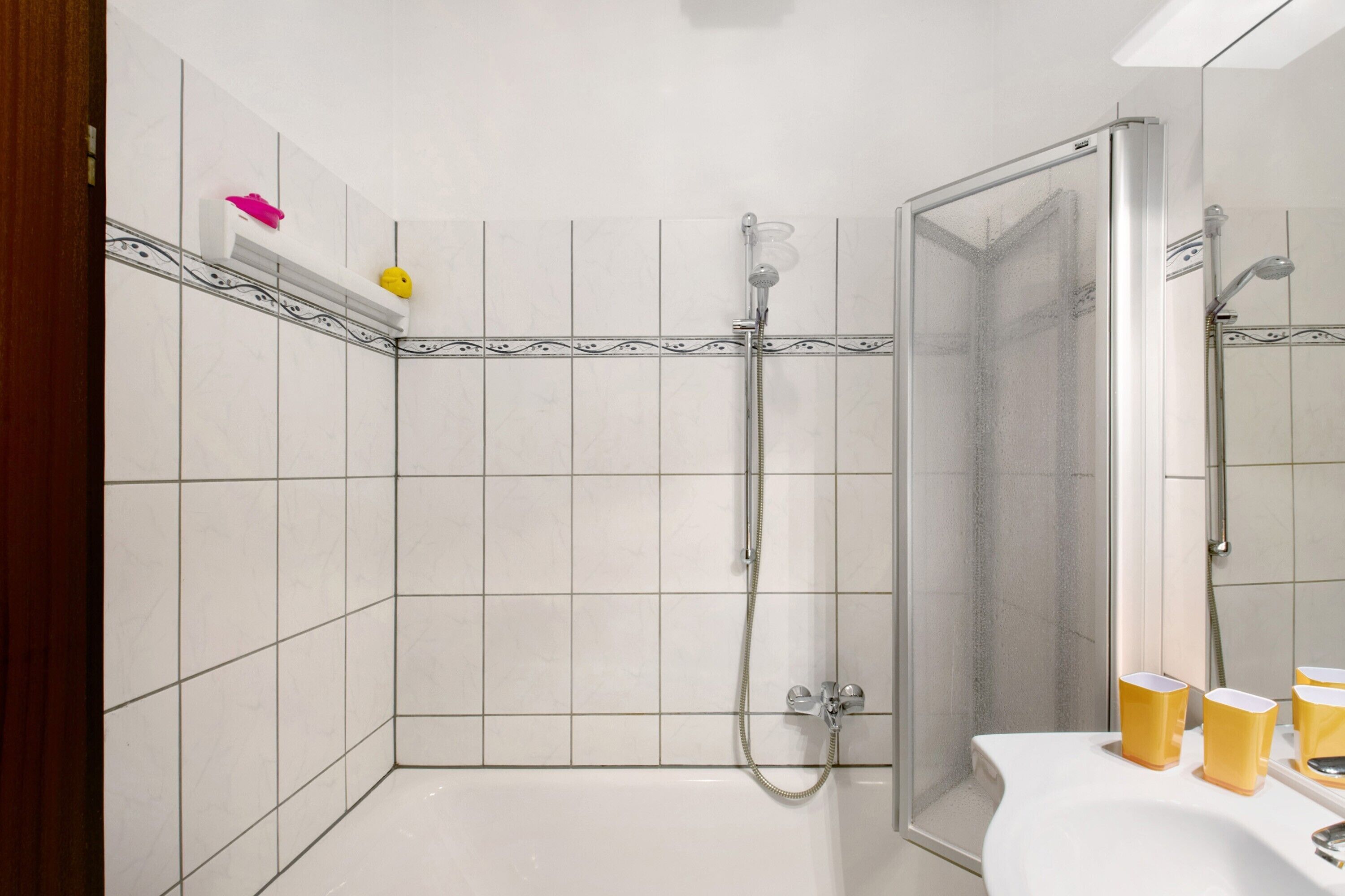 Suihku, hiustenkuivaaja