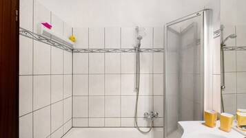 Suihku, hiustenkuivaaja