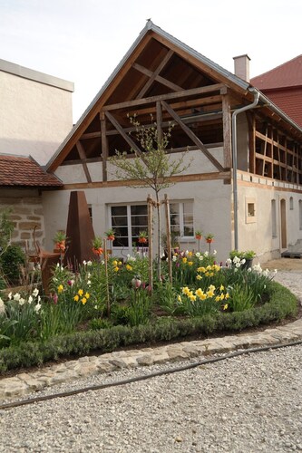 Ferienwohnung Christine" mit privater Terrasse, Gemeinschaftsgarten und WLAN