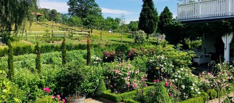 Holiday Home 'Gästehaus Altes Forstamt Sinntal' with Mountain View, Terrace and Wi-Fi