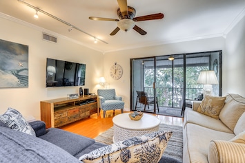 Bradenton Beach Vacation Rental | 2BR | 2BA | 1,080 Sq Ft | Stairs Required