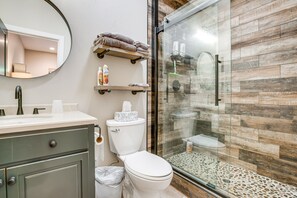 Hair dryer, towels - Game Room + Pool Access: Spacious Cabin in Arnold (Arnold)