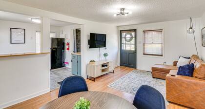 Jefferson City Bungalow: Hot Tub & Patio!