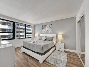 2 chambres, fer et planche à repasser, lit parapluie, Wi-Fi gratuit