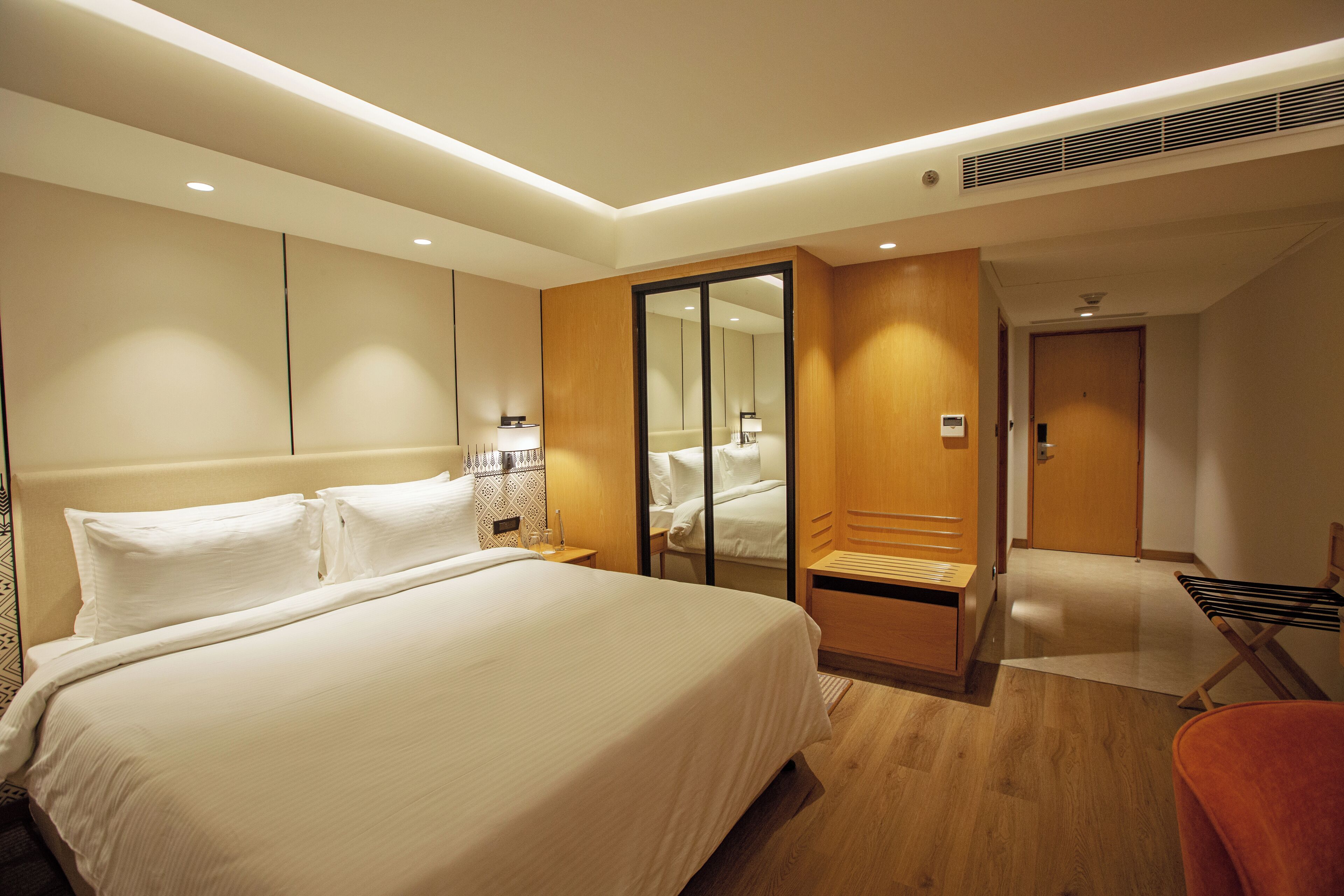 Superior Studio, Pool View | Egyptian cotton sheets, premium bedding, Select Comfort beds, minibar