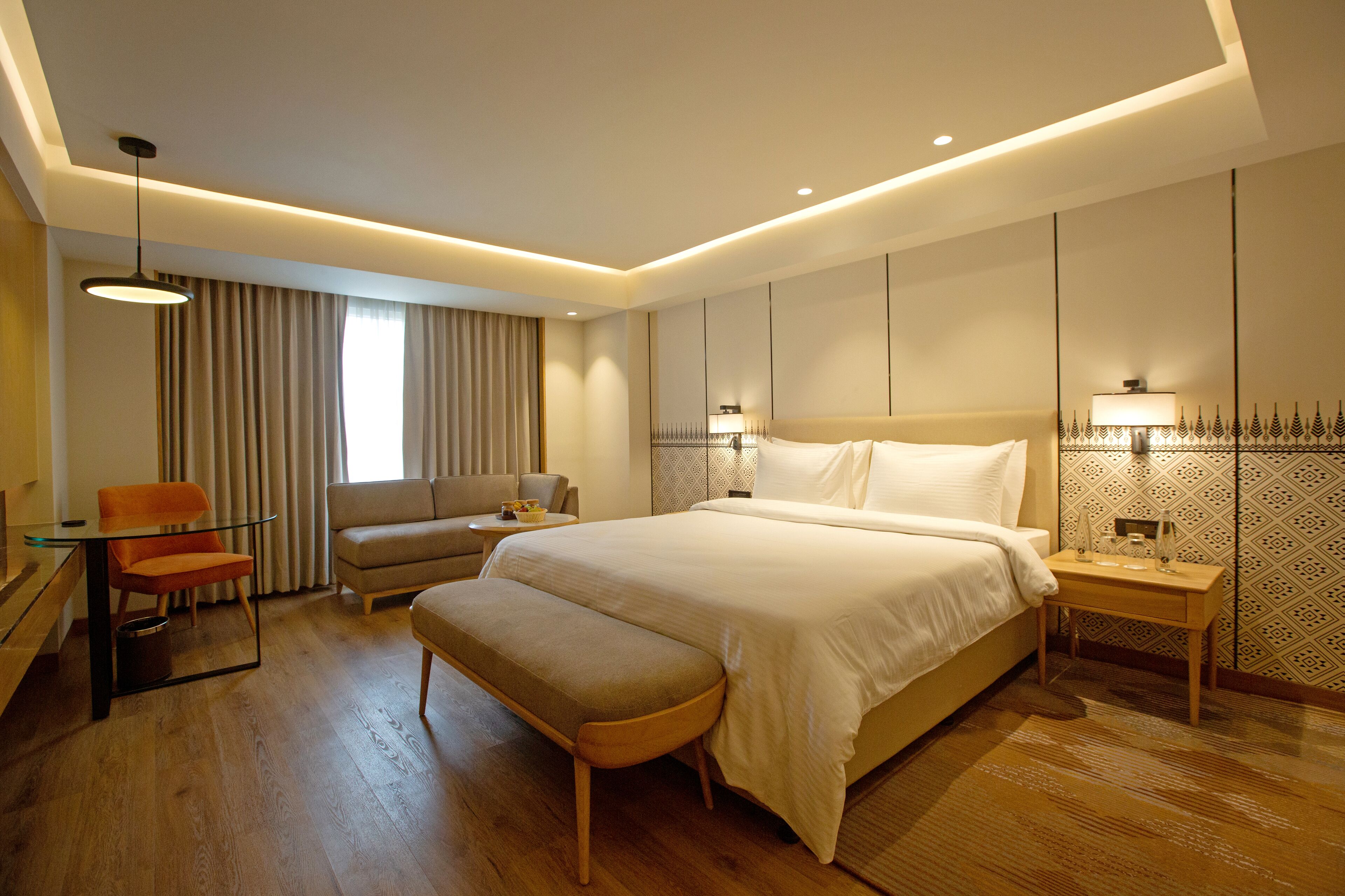 Egyptian cotton sheets, premium bedding, Select Comfort beds, minibar