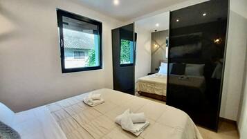 4 dormitorios, tabla de planchar con plancha, wifi y ropa de cama