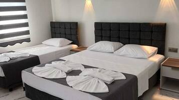 Comfort-Dreibettzimmer | Kostenloses WLAN, Bettwäsche