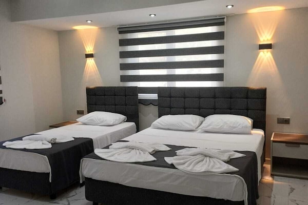 Deluxe Triple Room | Free WiFi, bed sheets