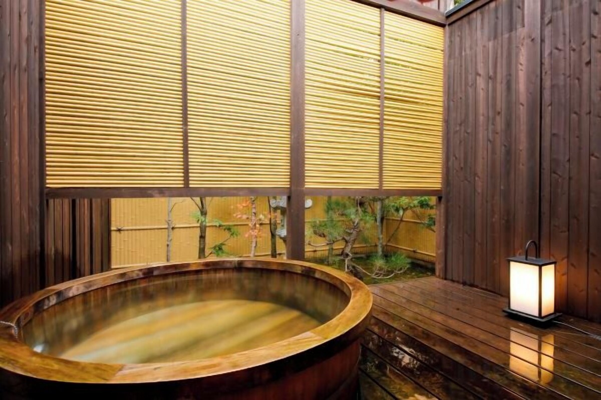 Superior Room With Open-Air Bath And Toilet : Mats