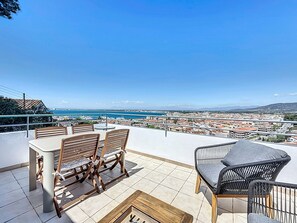 Outdoor dining - BONREPOS - MAGNIFIQUE APPARTEMENT VUE MER (Rosas / Roses)
