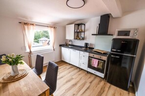 Microwave, stovetop, dishwasher - Sehusa-living apartment 301 (Seesen)