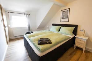 3 bedrooms, WiFi, bed sheets