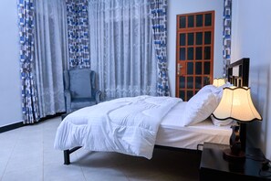 4 chambres, fer et planche à repasser, Wi-Fi, draps fournis