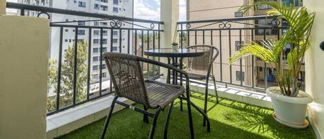 Deluxe Apartment | Balcony
