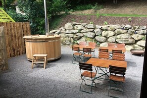 Outdoor dining - Oberprill Modern retreat (Loitzendorf)