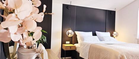 2 間睡房、可攜式嬰兒床、Wi-Fi、床單