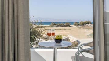 Deluxe Suite, Partial Sea View | Terrace/patio
