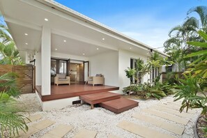 Terrace/patio - Sandy Toes @ Clifton Beach - 3 Bedroom Beach House (Clifton Beach)