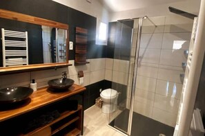 Hair dryer, towels, soap, shampoo