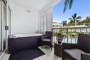 Bain à remous extérieur
