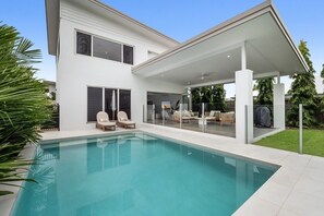 Pool - Beachmont Bliss Palm Cove 3 Bedroom Holiday Home (Palm Cove)
