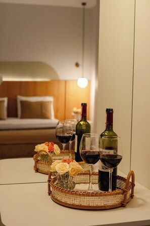 Quarto luxo | Frigobar, Wi-Fi de cortesia, roupa de cama