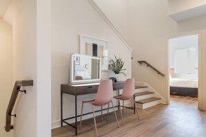 4 bedrooms, free WiFi, bed sheets - Conway C206 by AvantStay | Balcony w/ City Views, 5mins to Broadway (Nashville)