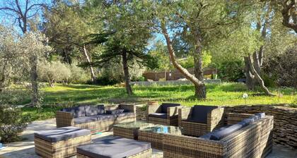 Maison de Charme Dans le Parc Naturel des Alpilles 2 à 6 Personnes